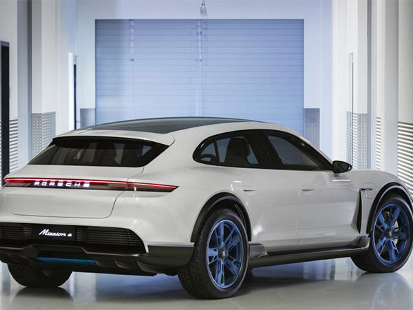 Mission E Cross Turismo... سيارة كهربية من بورشه بمحرك 600 حصان